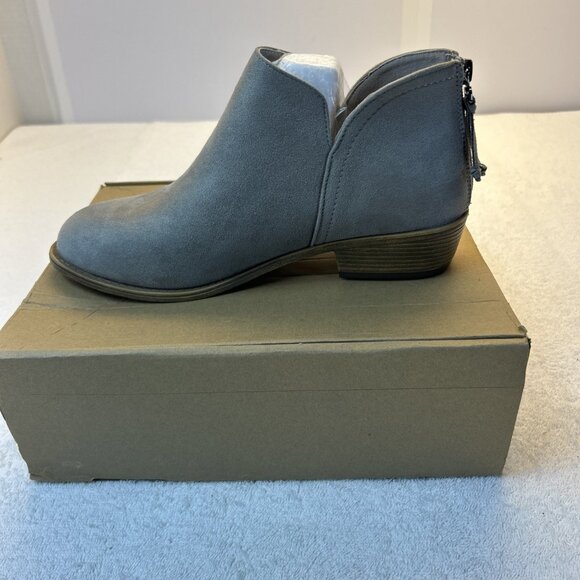 Journee Collection Shoes - Journee Collection Grey Livvy Ankle Bootie Back Zip Size 10 NEW